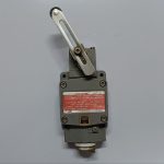 لیمیت سوئیچ ضد انفجار Yamatake مدل 1LX5003 (Roller Lever)